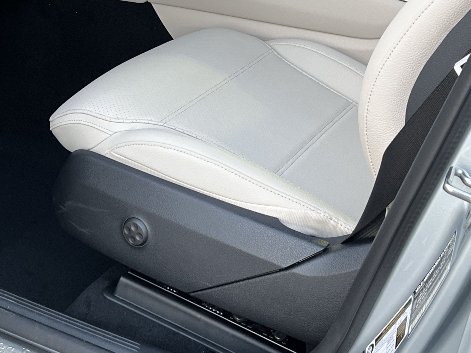 Certified 2026 Mercedes-Benz GLC 300 4MATIC image 12