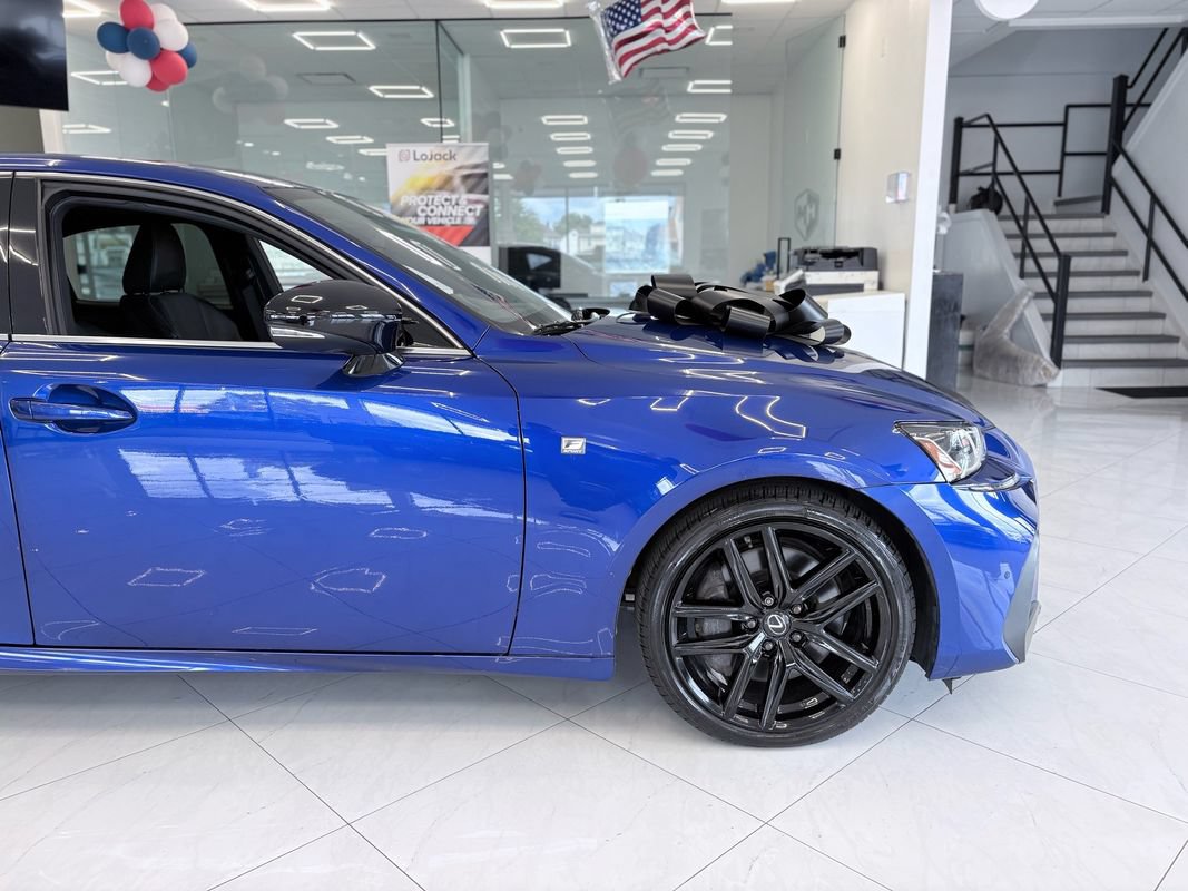 Used 2020 Lexus IS 300 F Sport w/ Blackline Edition AWD/4WD image 9