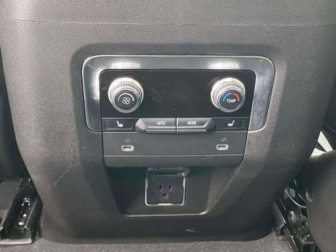 Used 2021 GMC Yukon XL Denali w/ Denali Premium Package image 13