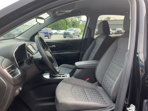 Used 2023 Chevrolet Equinox LT FWD image 2
