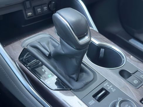 Used 2020 Toyota Highlander Limited AWD/4WD image 29