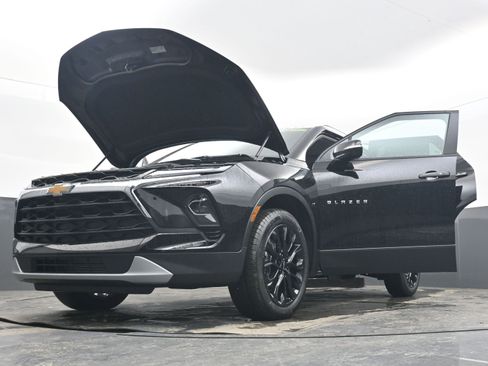 New 2026 Chevrolet Blazer LT w/ Sound & Technology Package FWD image 42