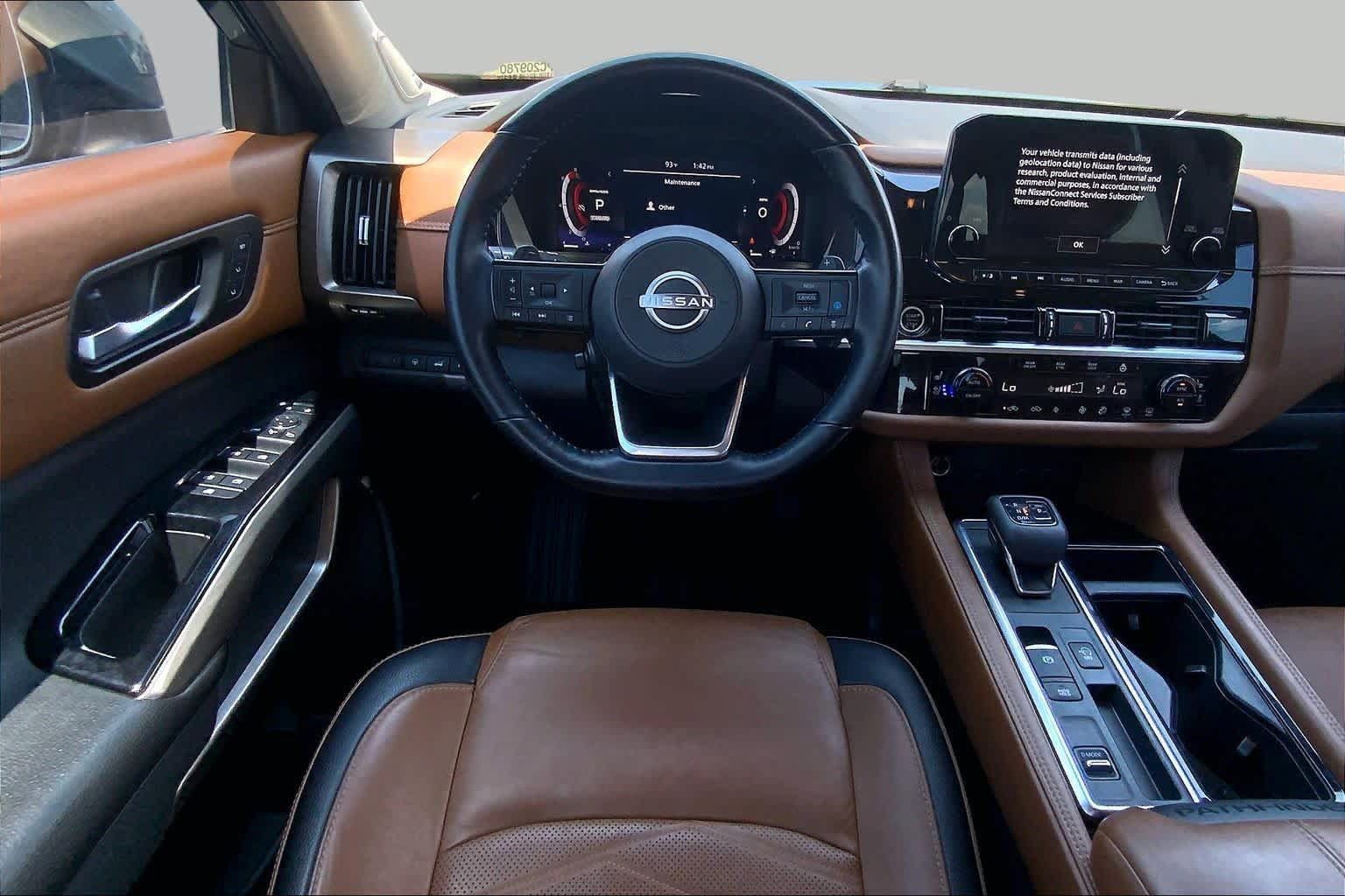 Used 2023 Nissan Pathfinder Platinum FWD image 6