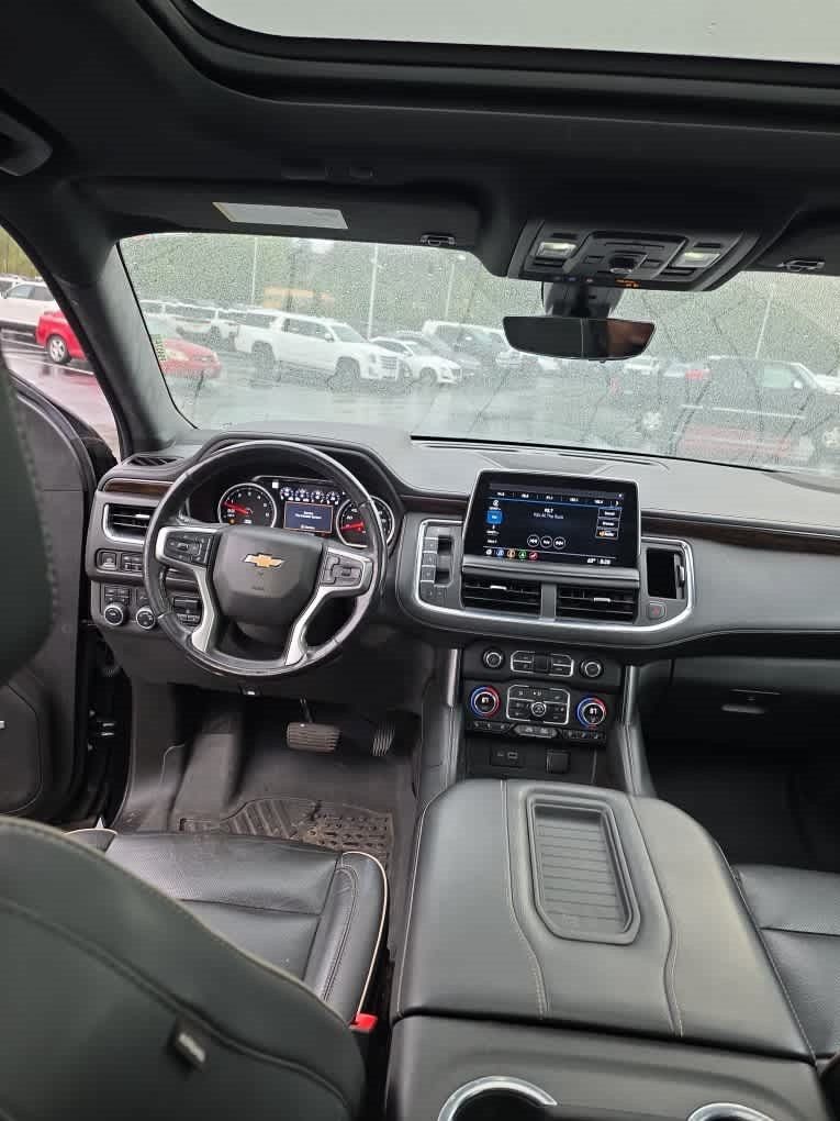 Used 2021 Chevrolet Suburban Premier w/ Premium Package AWD/4WD image 7
