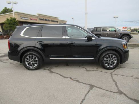 Used 2024 Kia Telluride LX image 8