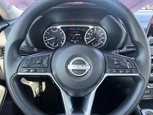 Certified 2025 Nissan Sentra SV FWD image 21
