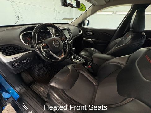 Used 2018 Jeep Cherokee Trailhawk w/ Comfort & Convenience Group AWD/4WD image 14