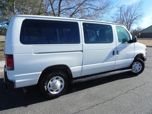 Used 2009 Ford E-150 and Econoline 150 Wagon image 4