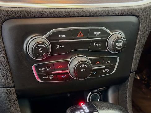 Used 2020 Dodge Charger SXT w/ Blacktop Package image 12