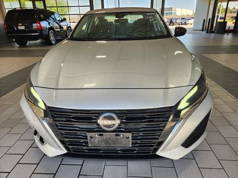 Used 2024 Nissan Altima 2.5 S FWD image 2