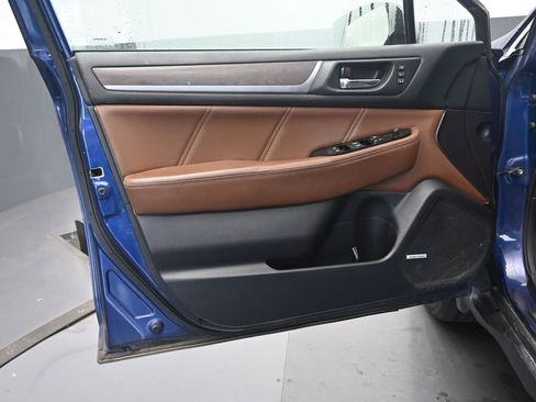 Used 2017 Subaru Outback 2.5i Touring w/ Popular Package #5A image 24