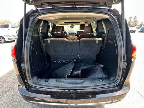 Used 2019 Chrysler Pacifica Limited w/ Advanced Safetytec Group image 16