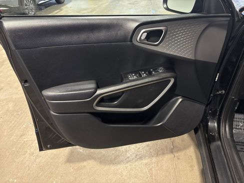 Used 2023 Kia Soul LX w/ Option Group 015 image 10