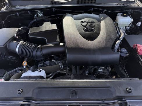 Used 2021 Toyota Tacoma TRD Off-Road image 28