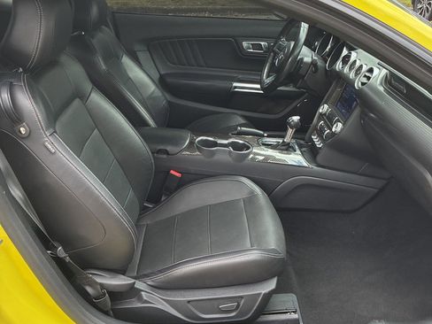 Used 2021 Ford Mustang GT Premium w/ GT Performance Package RWD image 7