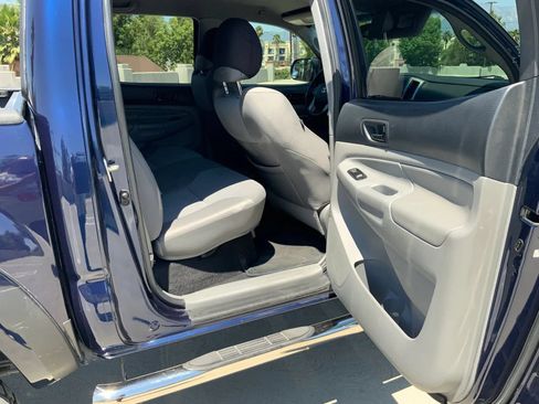 Used 2013 Toyota Tacoma PreRunner w/ TRD Off-Road Pkg RWD image 17