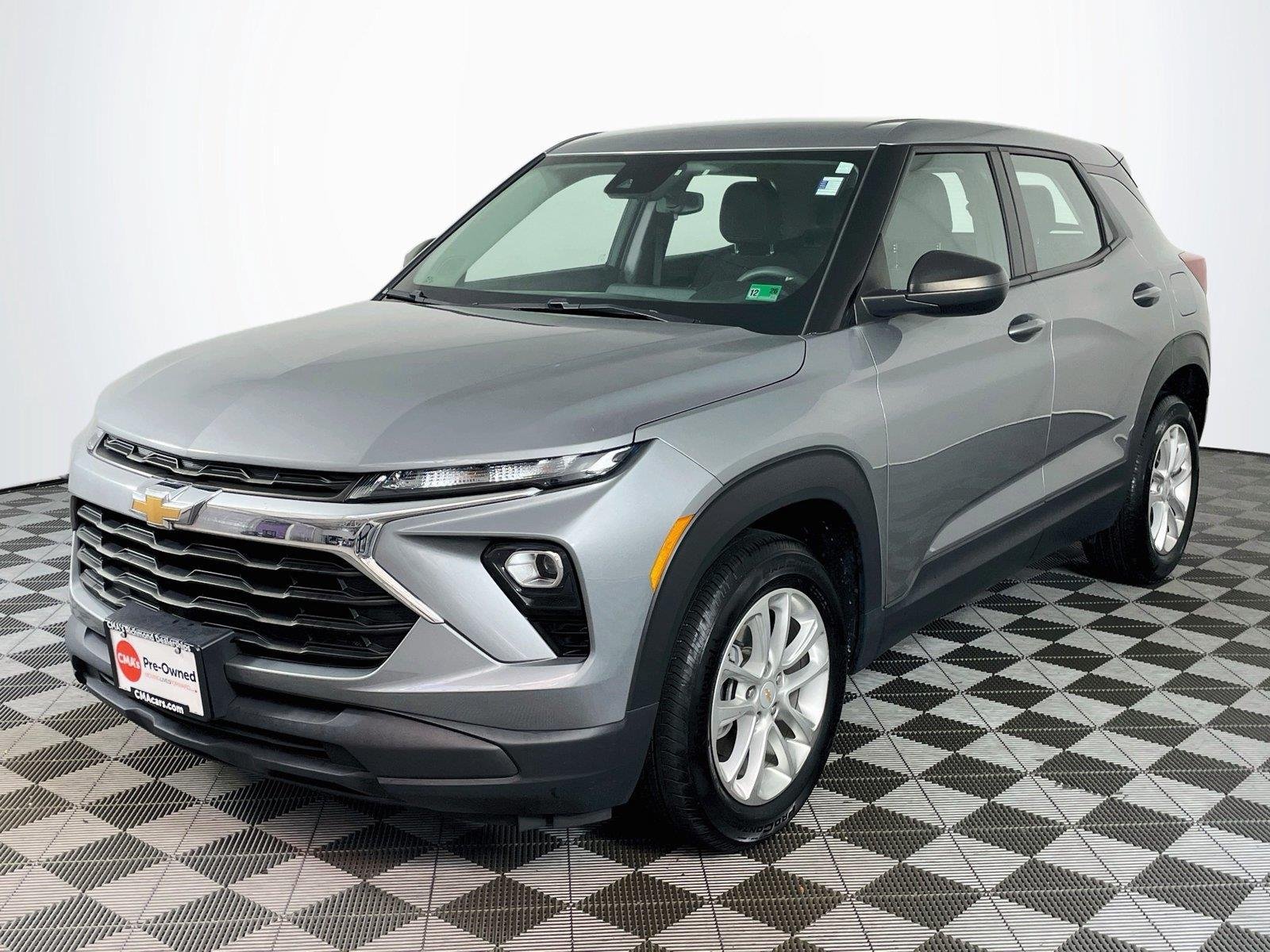 Used 2024 Chevrolet TrailBlazer LS w/ LS Confidence Package FWD image 3