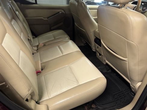 Used 2007 Ford Explorer Sport Trac Limited RWD image 11