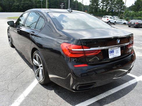 Used 2019 BMW 750i w/ Executive Package RWD image 8