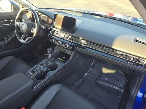 Used 2022 Honda Civic Touring image 14