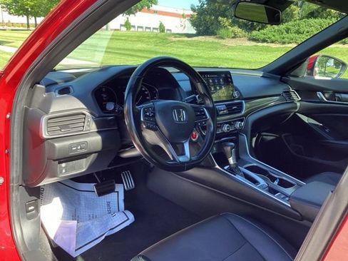 Used 2019 Honda Accord Sport image 3
