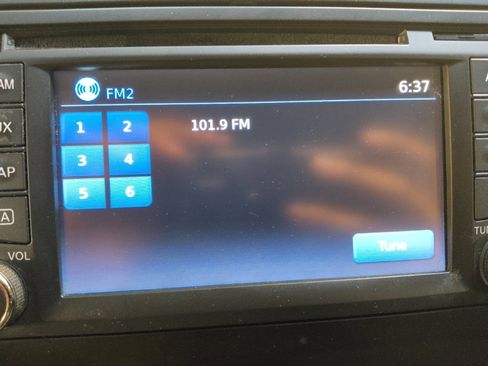 Used 2019 Nissan Frontier SL RWD image 25