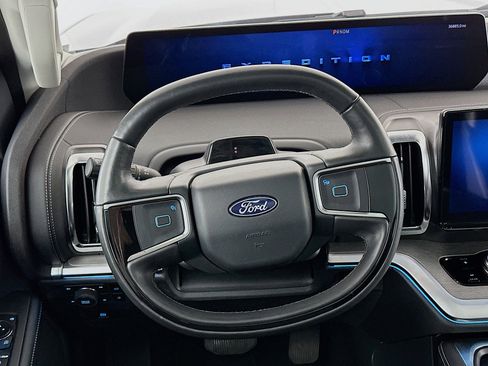 Used 2025 Ford Expedition Max Platinum image 18