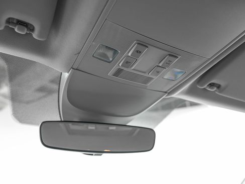 Used 2024 Volkswagen Taos S image 25