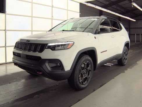 Used 2023 Jeep Compass Trailhawk w/ Trailhawk Elite Group AWD/4WD image 15
