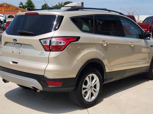 Used 2017 Ford Escape SE w/ SE Leather Comfort Package FWD image 6