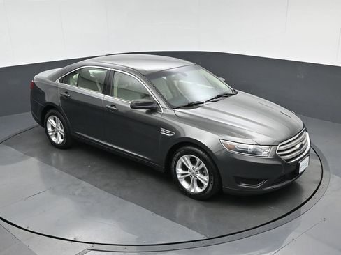 Used 2017 Ford Taurus SE image 51