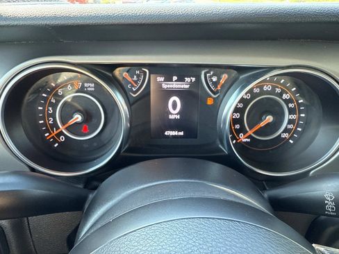 Used 2021 Jeep Wrangler Unlimited Sport image 12