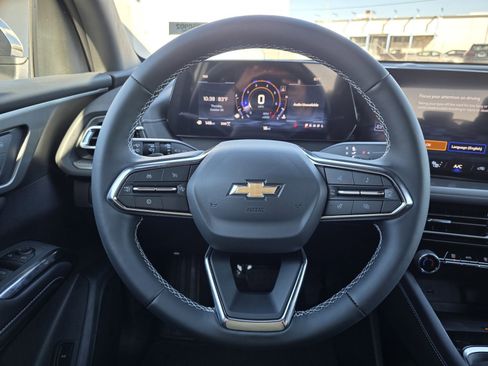 New 2025 Chevrolet Traverse LT w/ Driver Confidence Package image 31