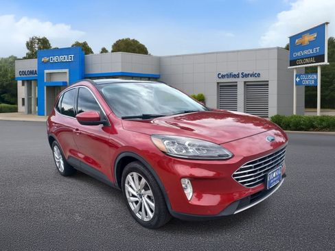 Used 2022 Ford Escape Titanium w/ Titanium Elite Package AWD/4WD image 2