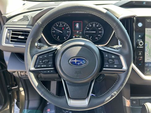 Used 2025 Subaru Ascent Limited image 11