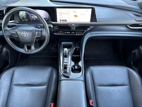 Used 2025 Toyota Crown Signia AWD/4WD image 14