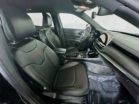 Certified 2025 Jeep Compass Trailhawk w/ Trailhawk Elite Group image 39