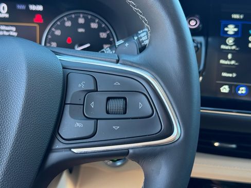 Used 2022 Buick Envision Avenir w/ Technology Package II image 21