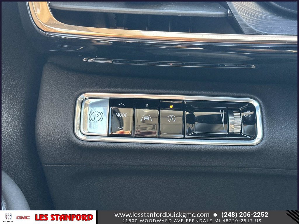 Used 2025 Buick Envision Avenir AWD/4WD image 27