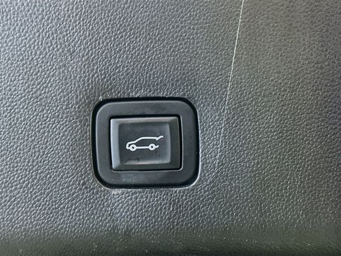 Used 2018 Chevrolet Traverse LT AWD/4WD image 31