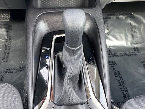 Certified 2025 Toyota Corolla LE image 31