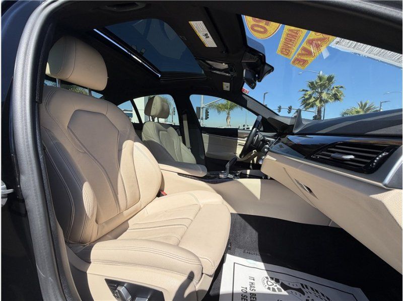 Used 2020 BMW 530i w/ Premium Package RWD image 30