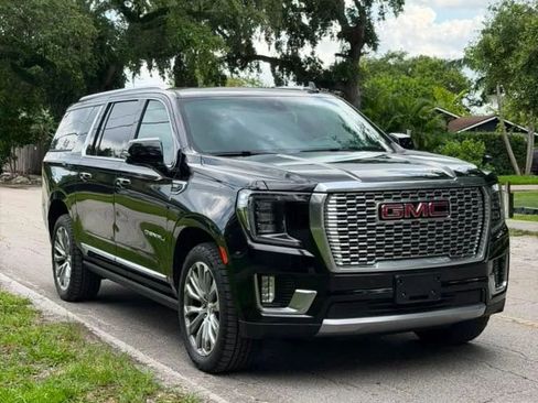 Used 2021 GMC Yukon XL Denali AWD/4WD image 3