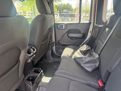 Used 2018 Jeep Wrangler Unlimited Sport S image 7