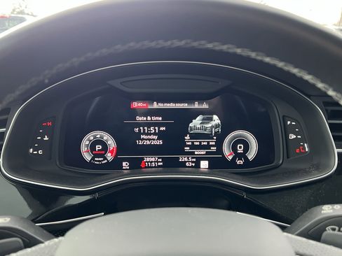 Used 2023 Audi SQ7 Prestige image 21