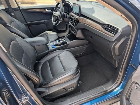 Used 2020 Ford Escape Titanium AWD/4WD image 19