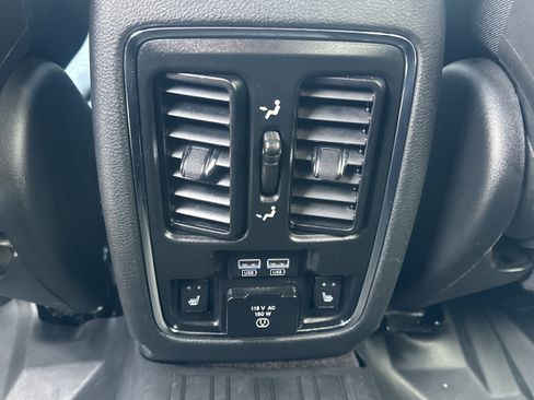 Used 2017 Jeep Grand Cherokee Limited AWD/4WD image 22