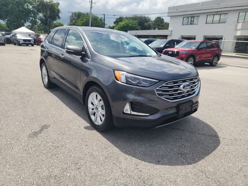 Used 2020 Ford Edge Titanium w/ Equipment Group 301A FWD image 7