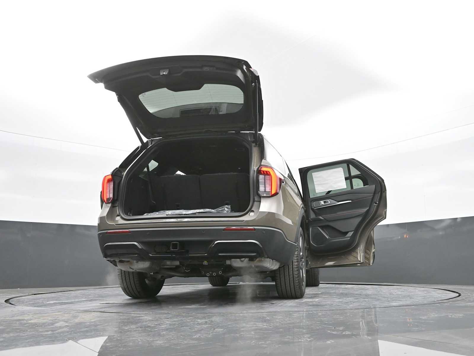 New 2026 Ford Explorer ST-Line w/ ST-Line Street Pack AWD/4WD image 73