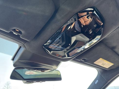 New 2026 BMW 750e xDrive w/ Luxury Rear Seating Package image 23